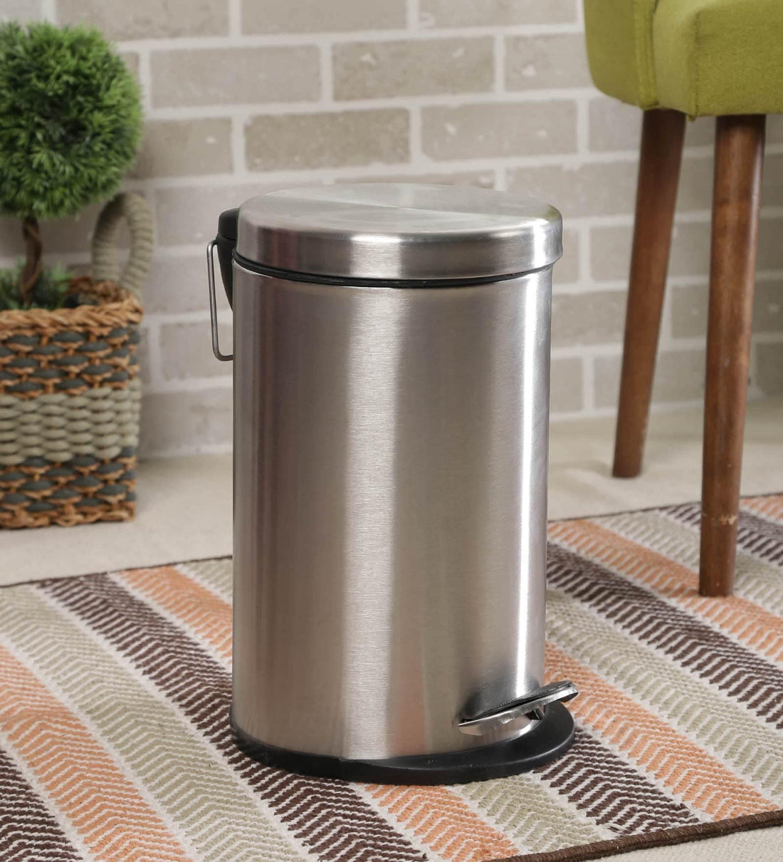 Parasnath Stainless Steel Plain Pedal Dustbin With Plastic Bucket (8''X13''- 7 Liter) - PARASNATH